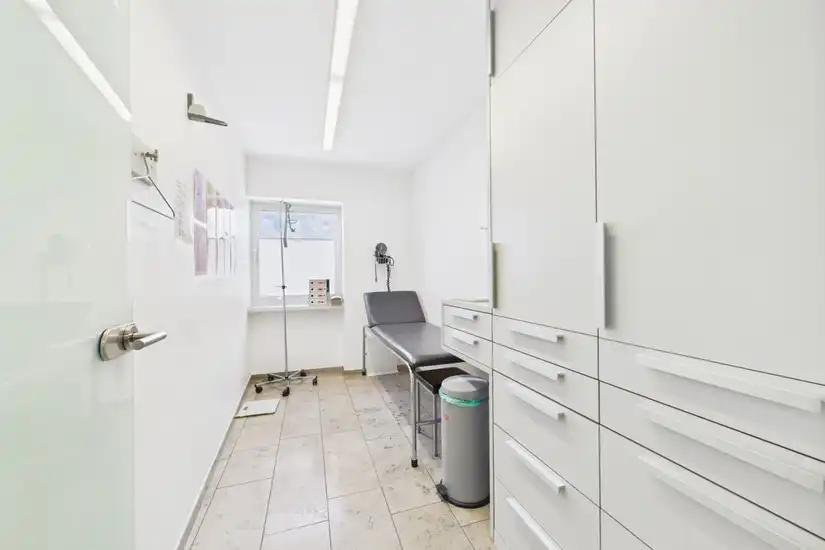 Behandlungszimmer 1