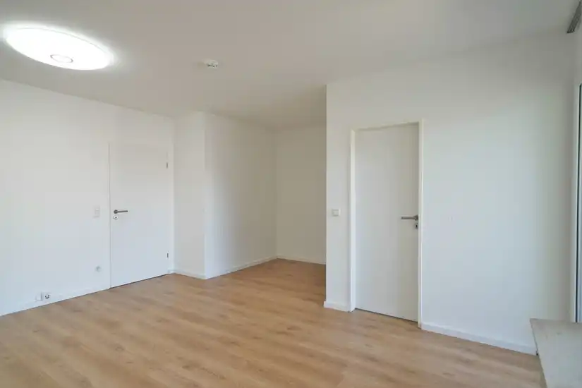 Wohn- und Schlafzimmer